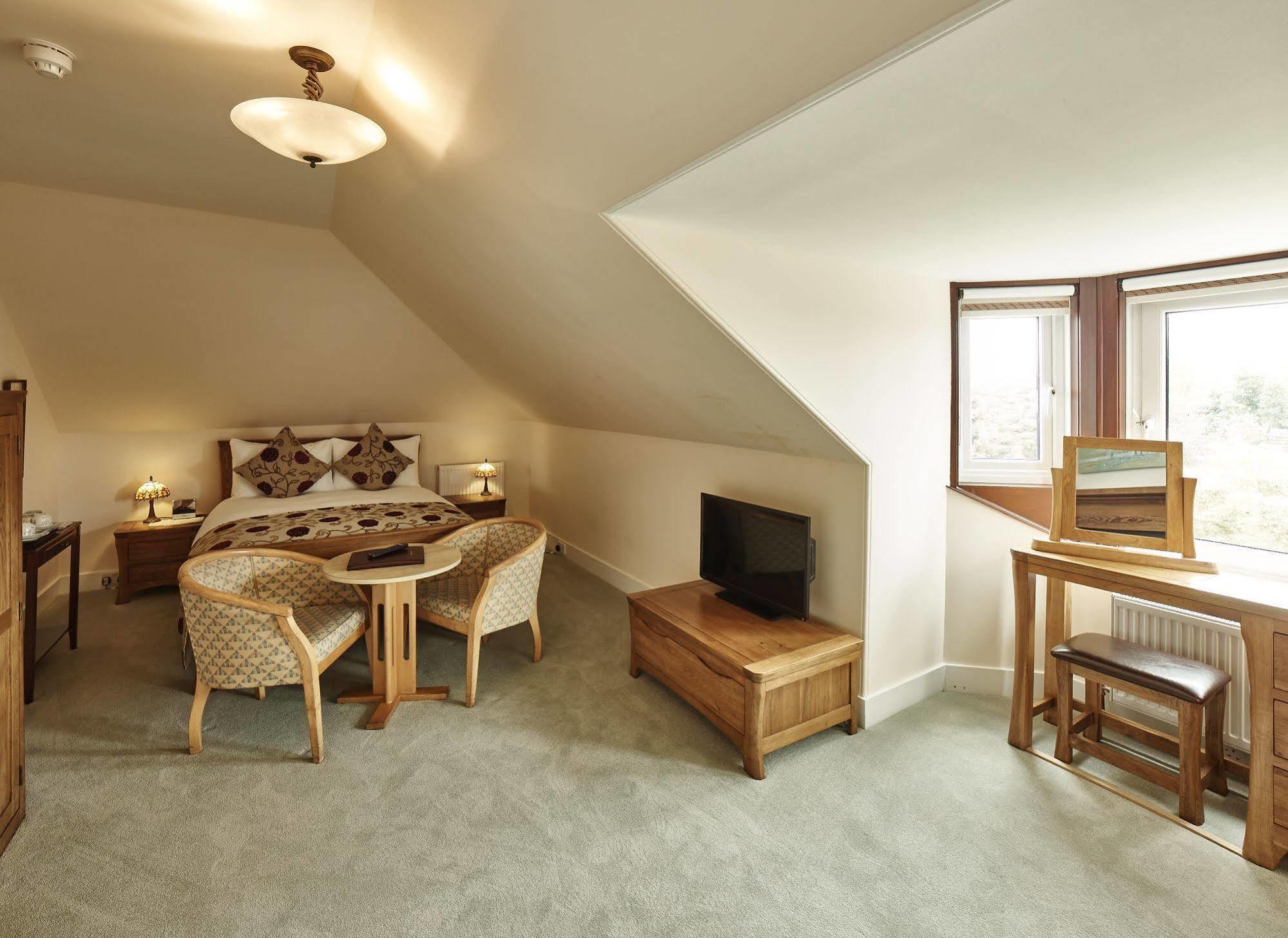 ネアン Tali Ayer Bed & Breakfast エクステリア 写真
