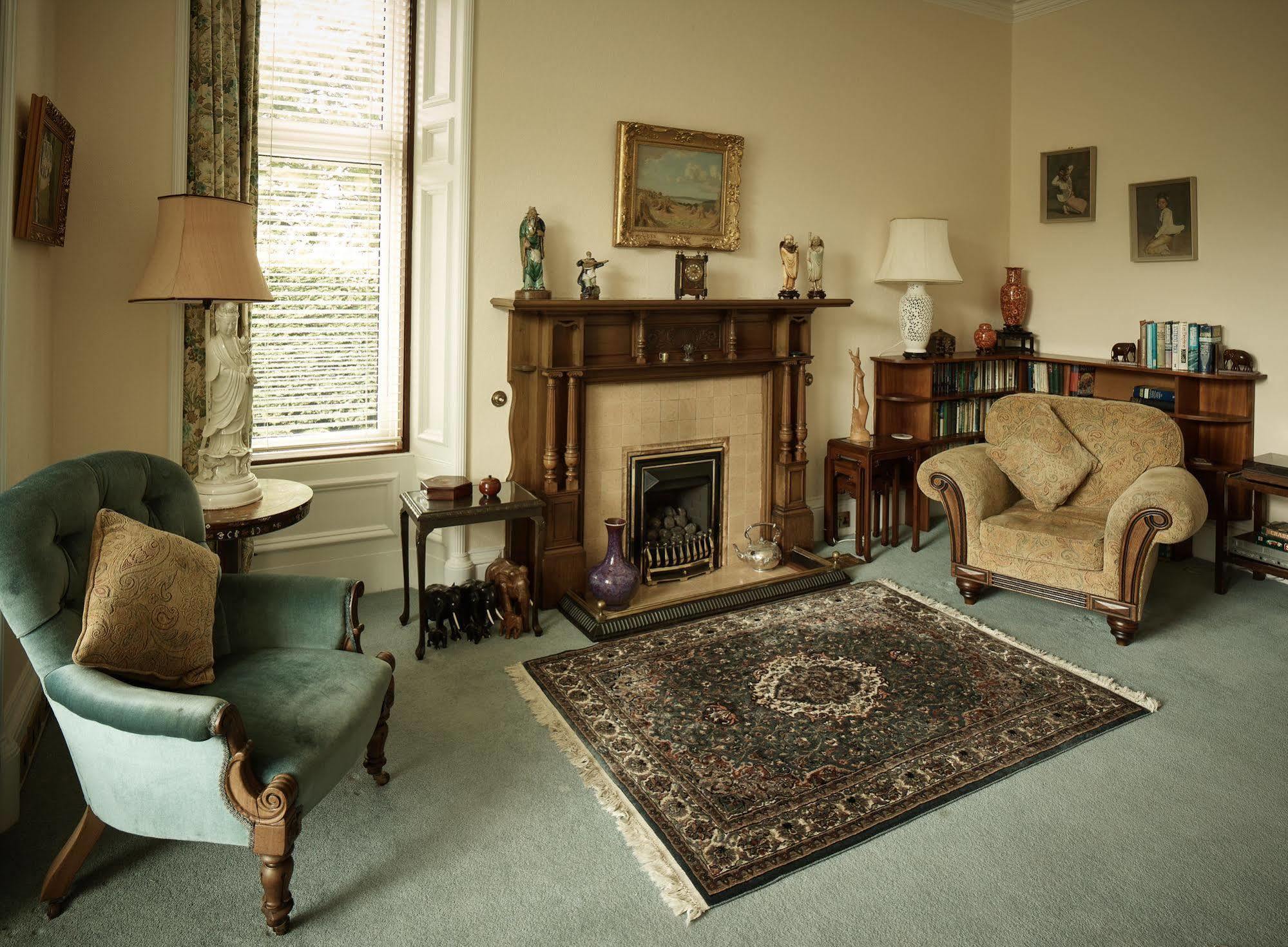 ネアン Tali Ayer Bed & Breakfast エクステリア 写真