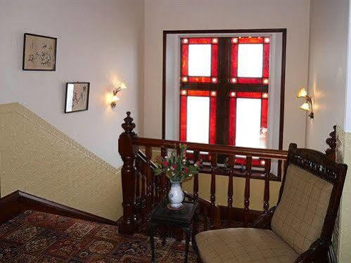 ネアン Tali Ayer Bed & Breakfast エクステリア 写真