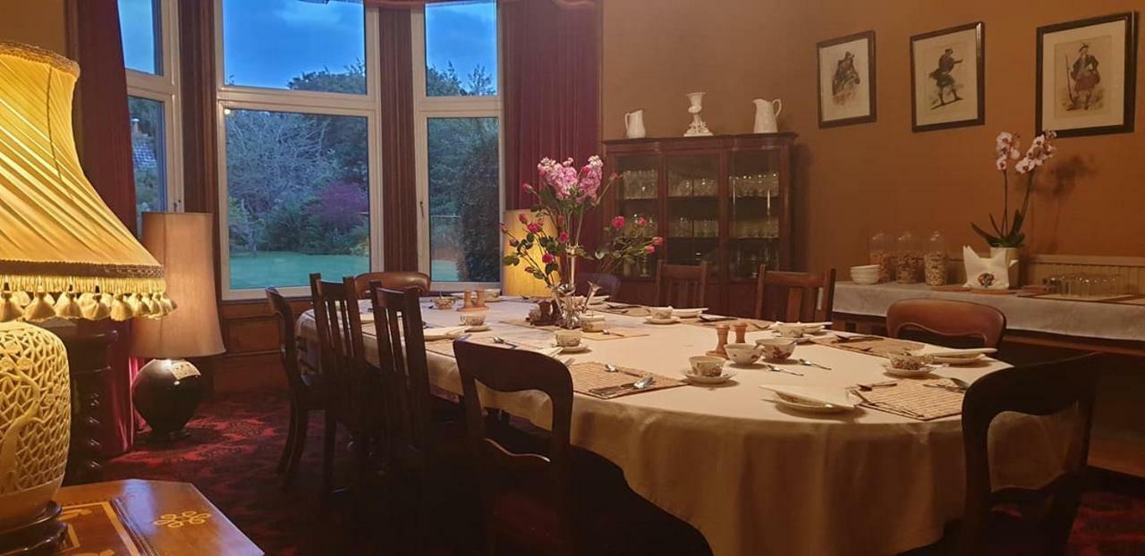 ネアン Tali Ayer Bed & Breakfast エクステリア 写真